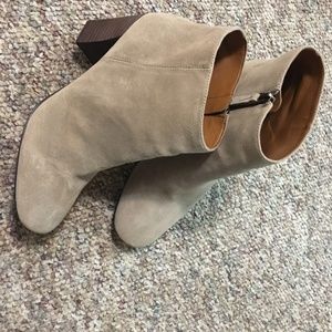 A new pair of Nine West leather Boots